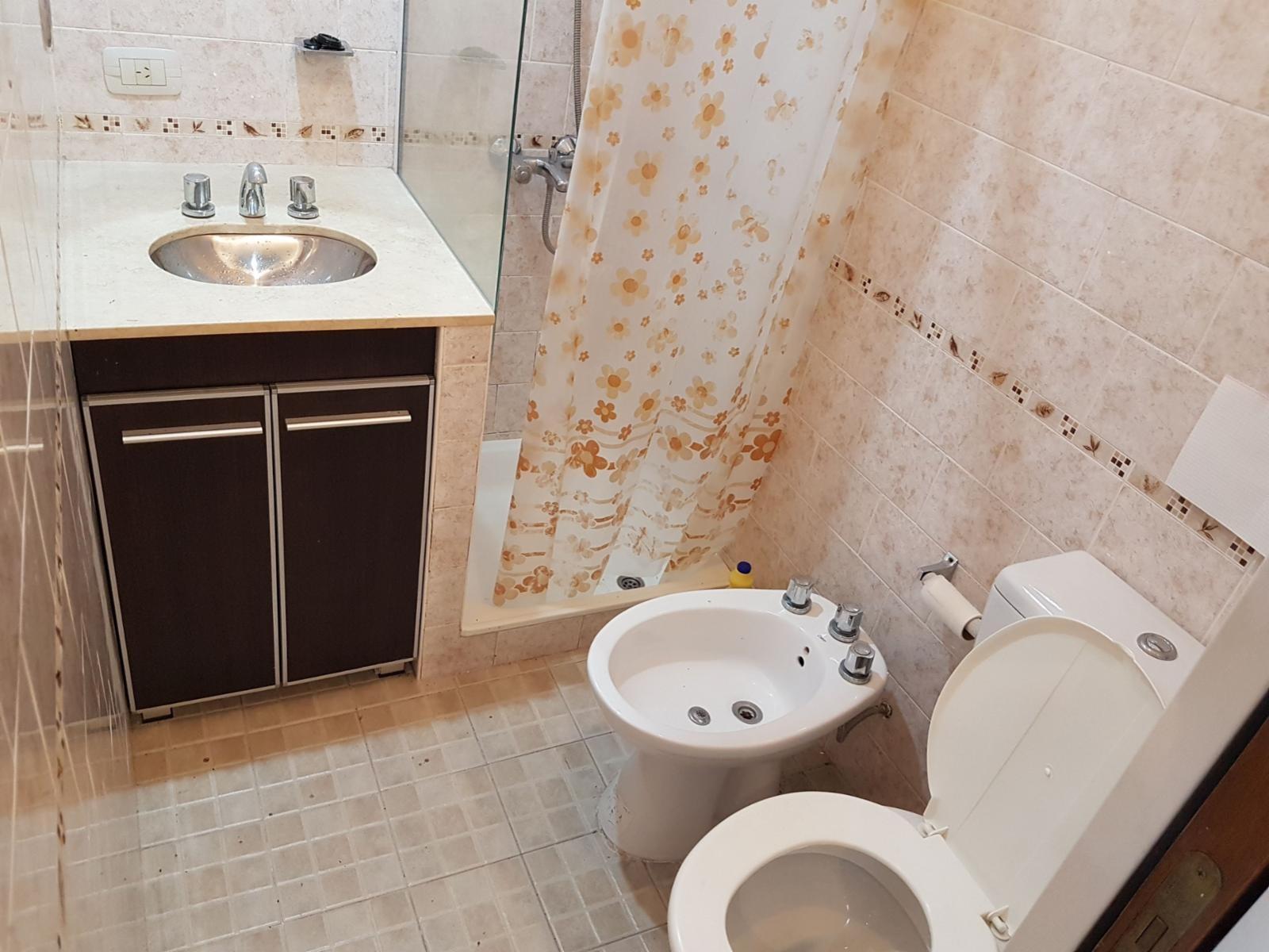 MONOAMBIENTE EN PLANTA BAJA AL FRENTE, CALLE G.SAN MARTIN 900 R.MEJIASUR. DOLARES 40.000 VIDELA H PROPIEDADES — foto 3