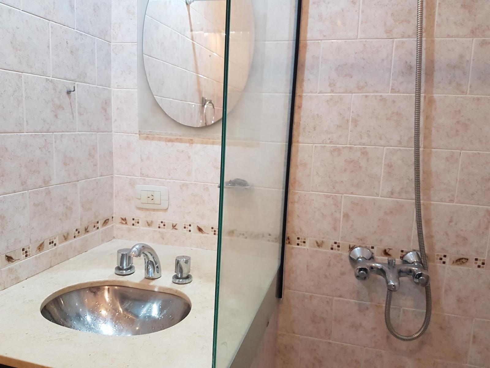 MONOAMBIENTE EN PLANTA BAJA AL FRENTE, CALLE G.SAN MARTIN 900 R.MEJIASUR. DOLARES 40.000 VIDELA H PROPIEDADES — foto 5