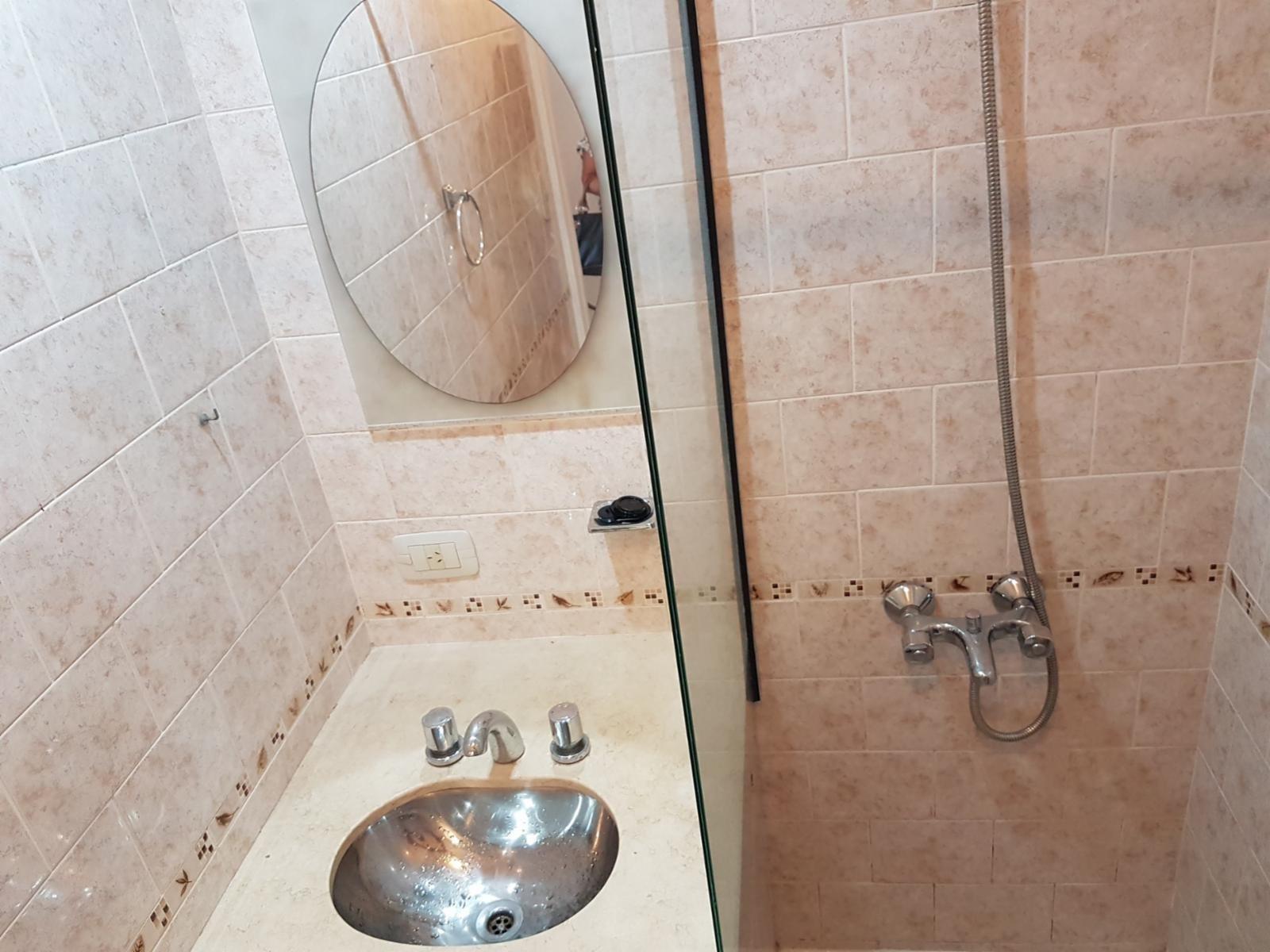 MONOAMBIENTE EN PLANTA BAJA AL FRENTE, CALLE G.SAN MARTIN 900 R.MEJIASUR. DOLARES 40.000 VIDELA H PROPIEDADES — foto 7