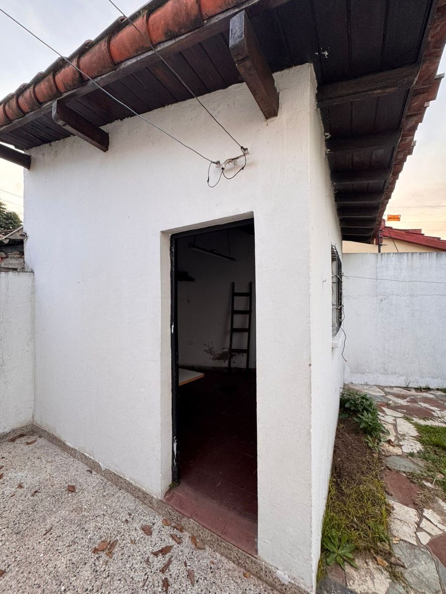 Casa de 3 amb.c/coch.Haedo