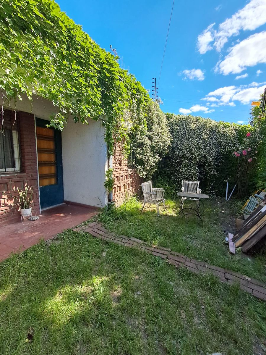 CASA LOTE PPIO. 4 AMB CON GARAJE Y PATIO
