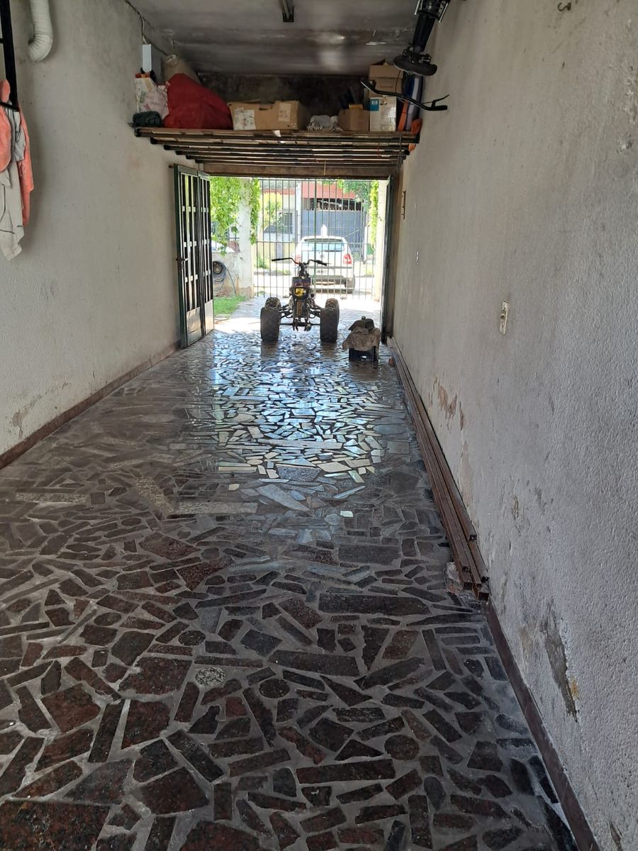 CASA LOTE PPIO. 4 AMB CON GARAJE Y PATIO — foto 3