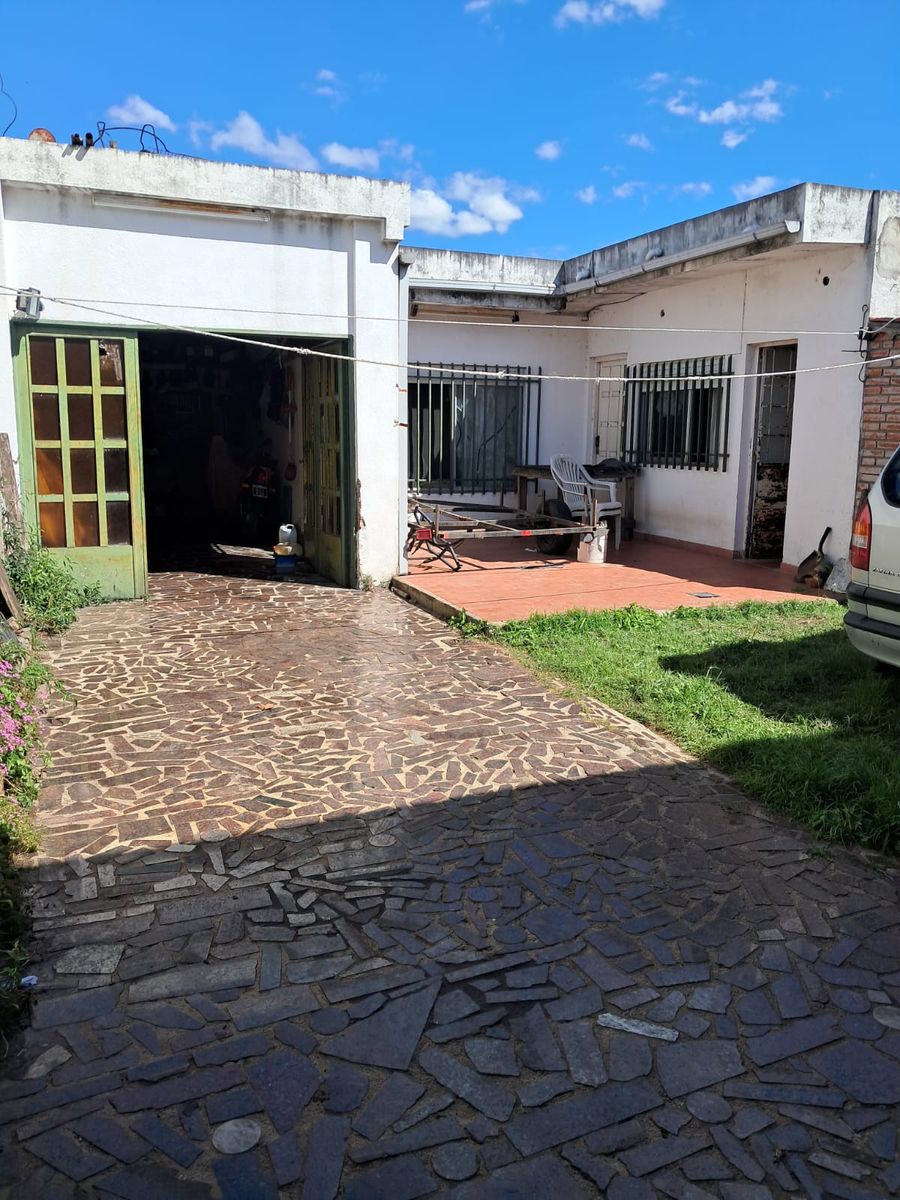 CASA LOTE PPIO. 4 AMB CON GARAJE Y PATIO — foto 5