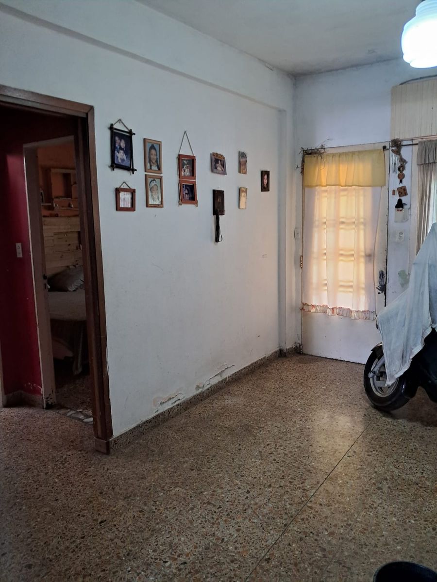 CASA LOTE PPIO. 4 AMB CON GARAJE Y PATIO — foto 7