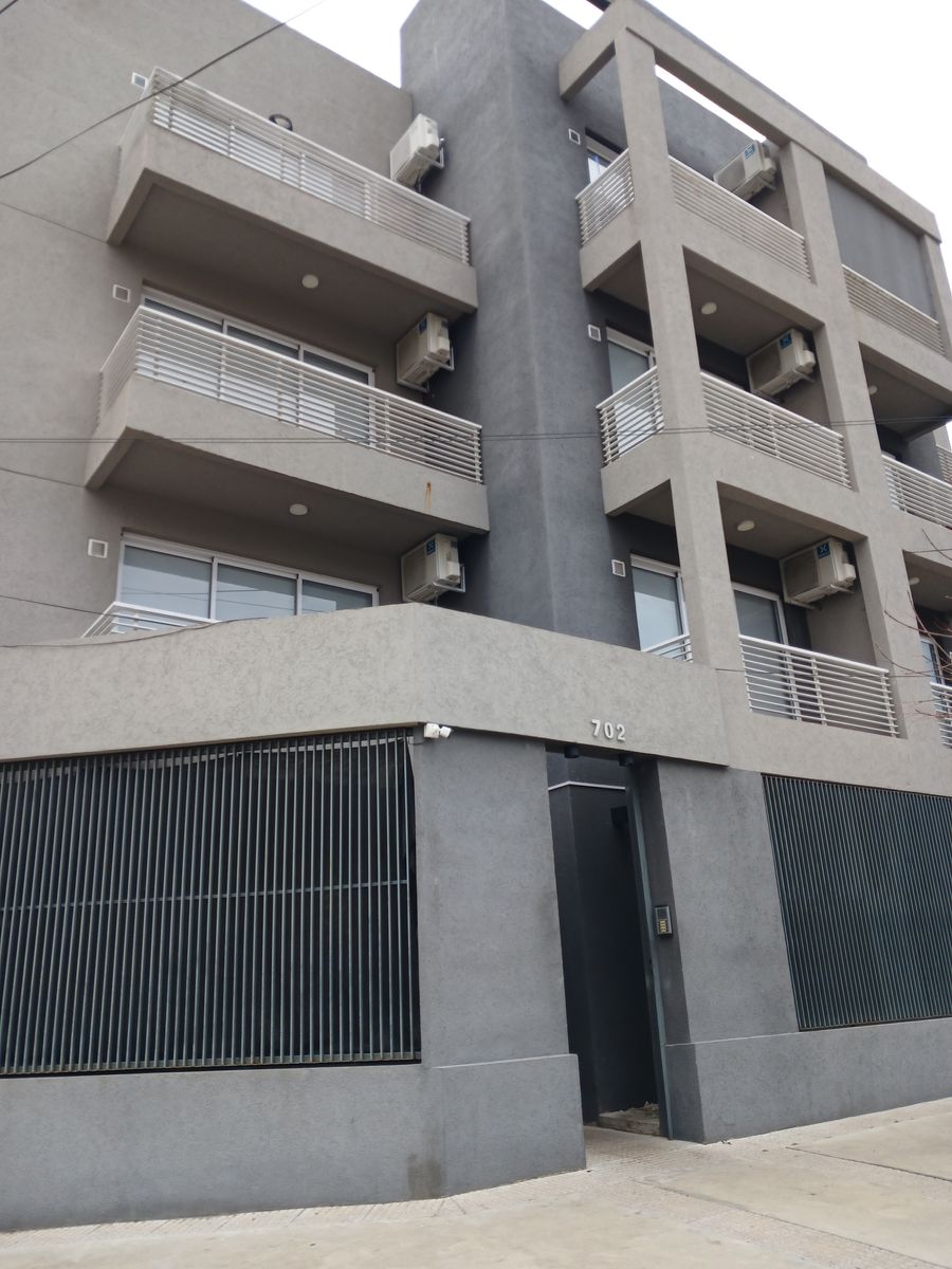 Departamento 2 amb. PB Fte. con patio - 1