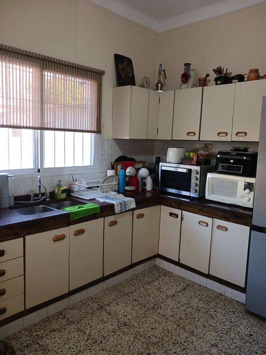 Casa 3 amb. lote propio c/quincho - 9
