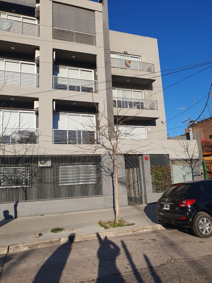 Depto 2 amb c/balcón - 1