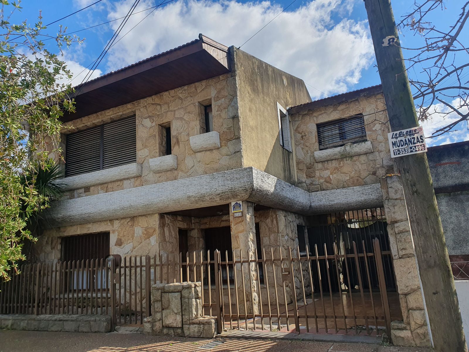 Casa al fte. 3 amb c/coch + depto 4 amb - 2