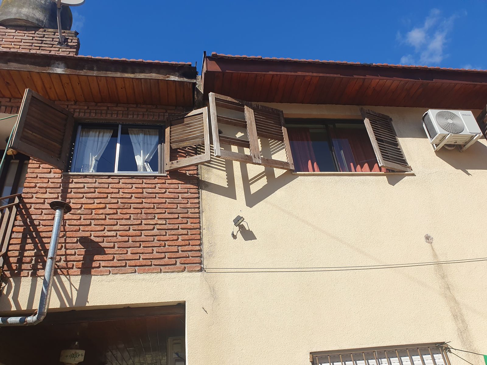 Casa al fte. 3 amb c/coch + depto 4 amb - 11