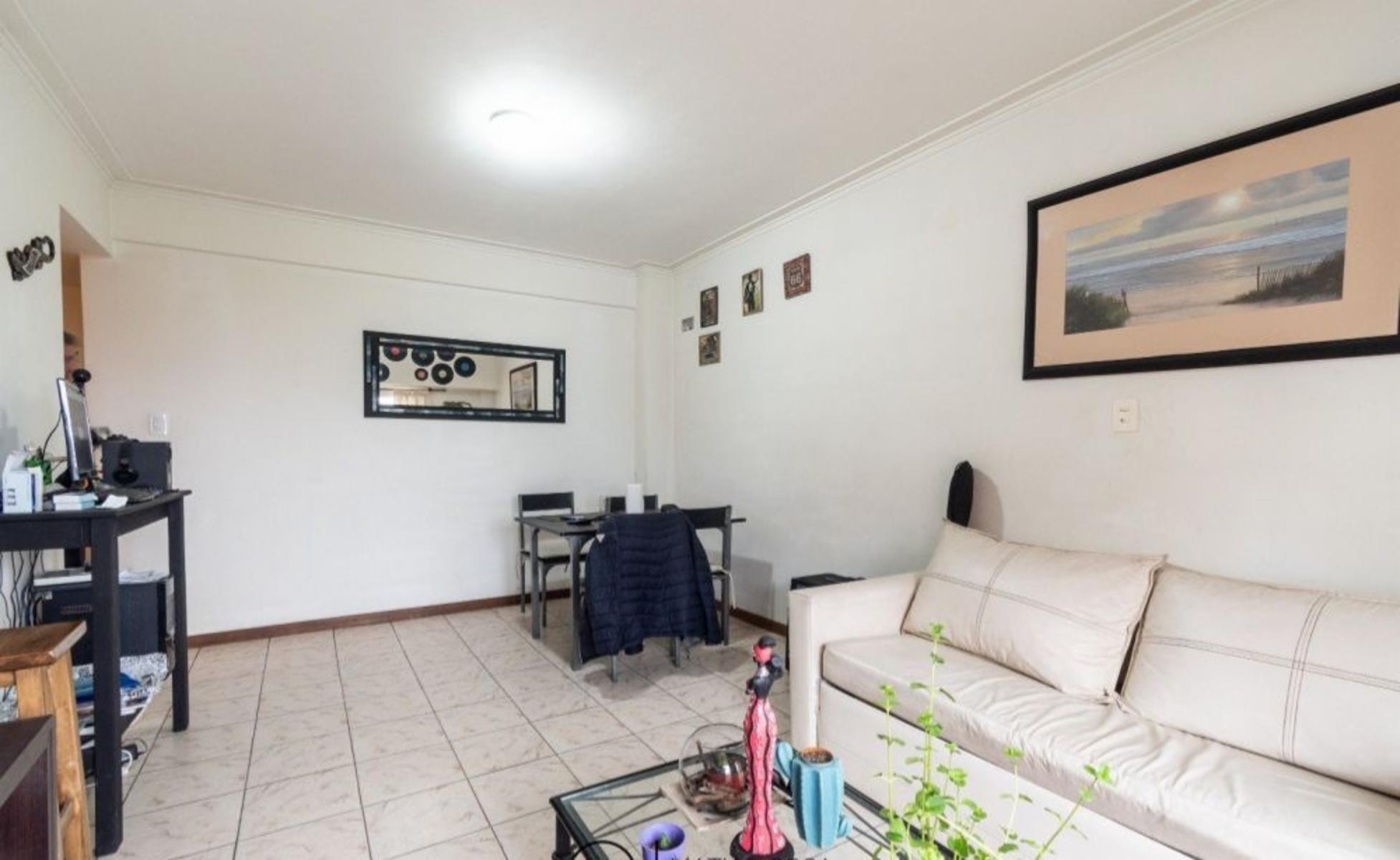Vendo departamento de 3 ambientes a 2 cuadras del Mar, zona La Perla