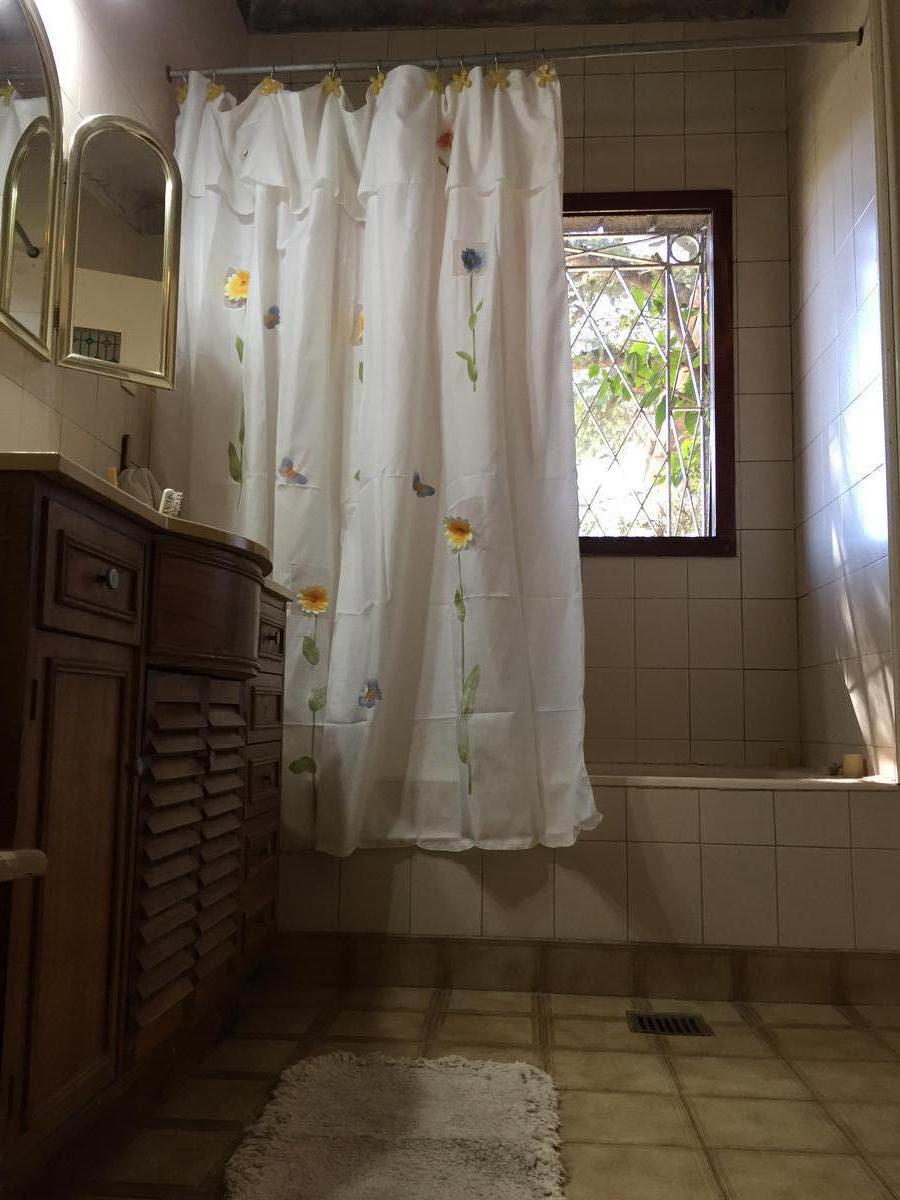 Chalet con quincho y pileta — foto 6
