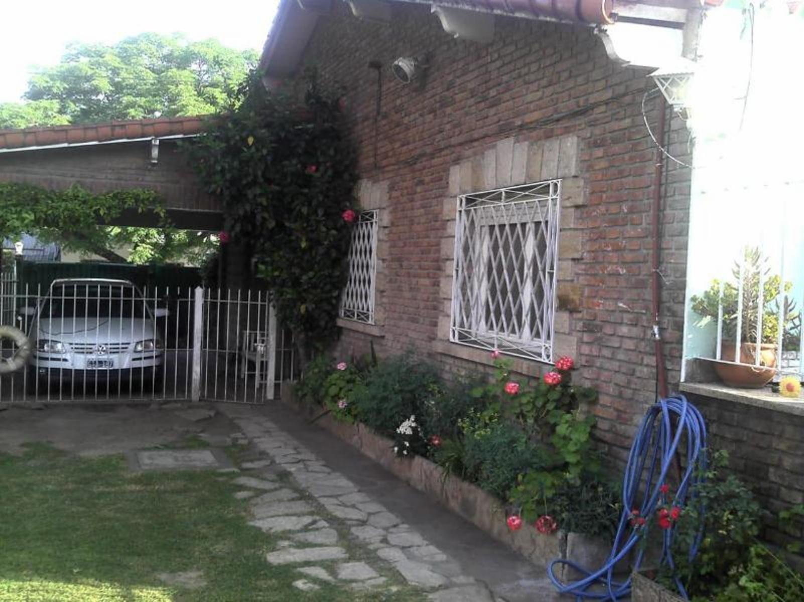 Chalet con quincho y pileta — foto 14