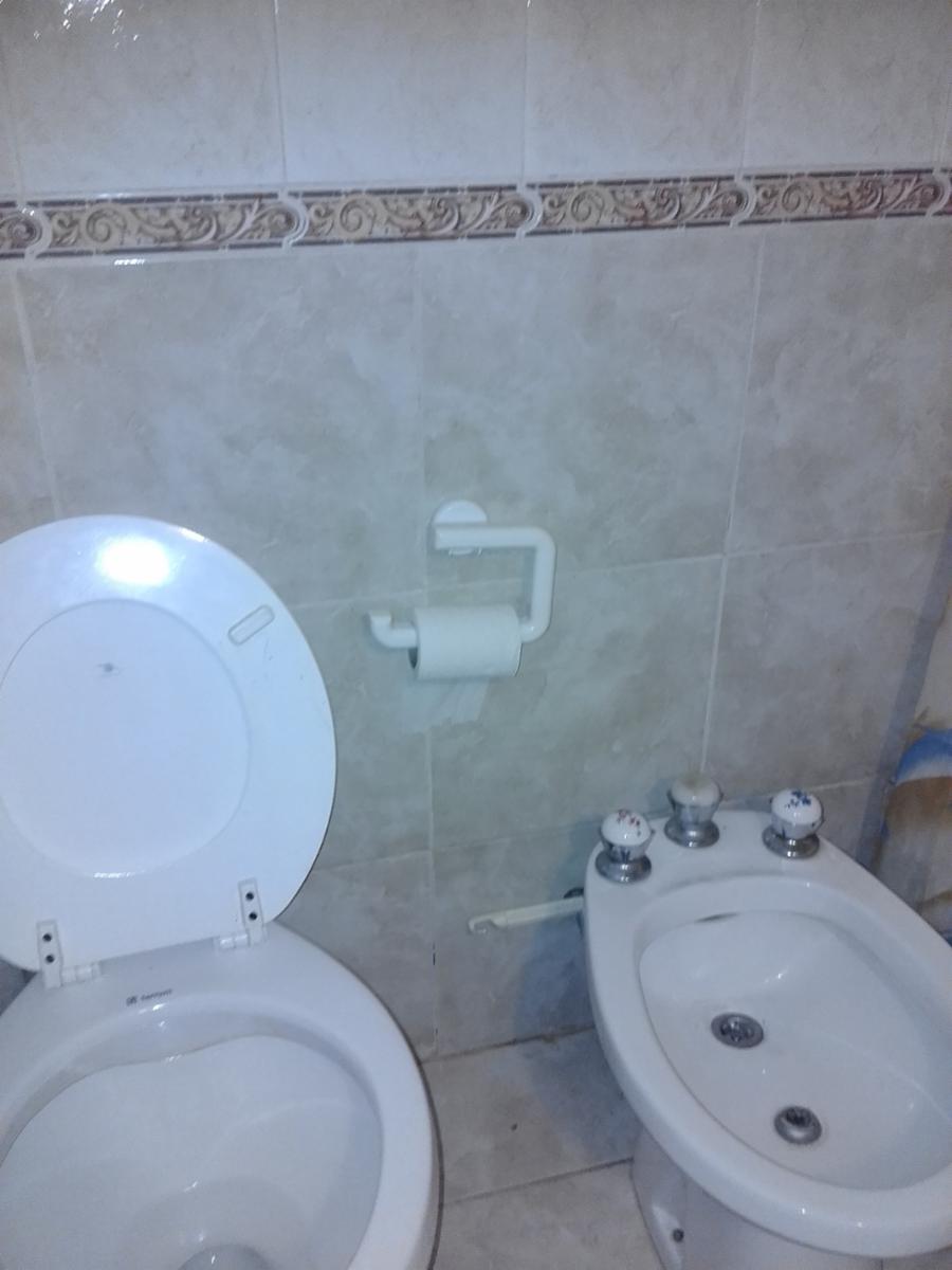 CHALET DE 6 AMBIENTES, DESARROLLADA EN 2 PLANTAS, A 2 CUADRAS DEL MAR. — foto 7