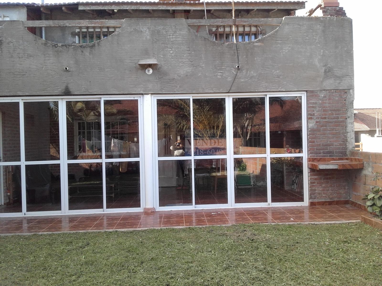 CHALET DE 6 AMBIENTES, DESARROLLADA EN 2 PLANTAS, A 2 CUADRAS DEL MAR. — foto 11