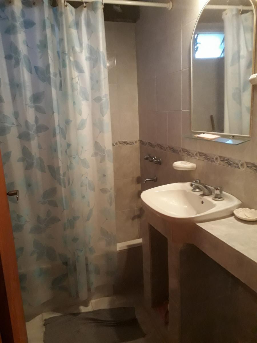 CHALET DE 6 AMBIENTES, DESARROLLADA EN 2 PLANTAS, A 2 CUADRAS DEL MAR. — foto 14