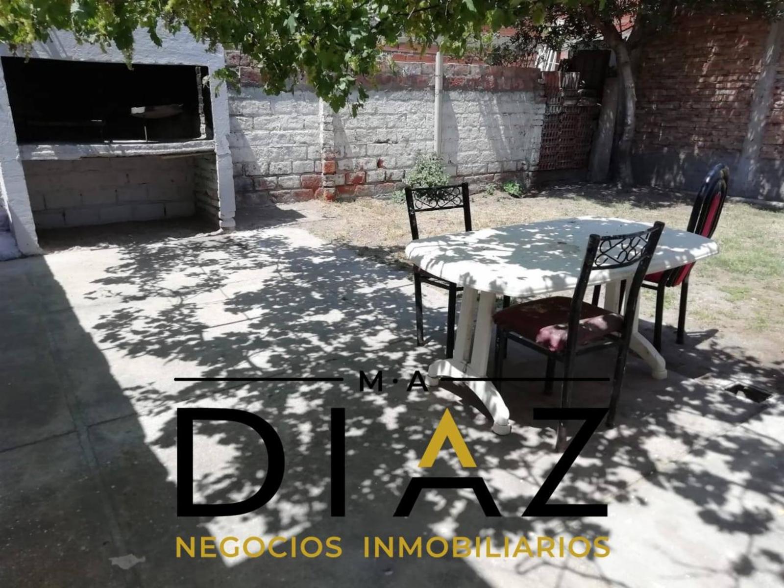 Casa en calle Bernasconi — foto 2