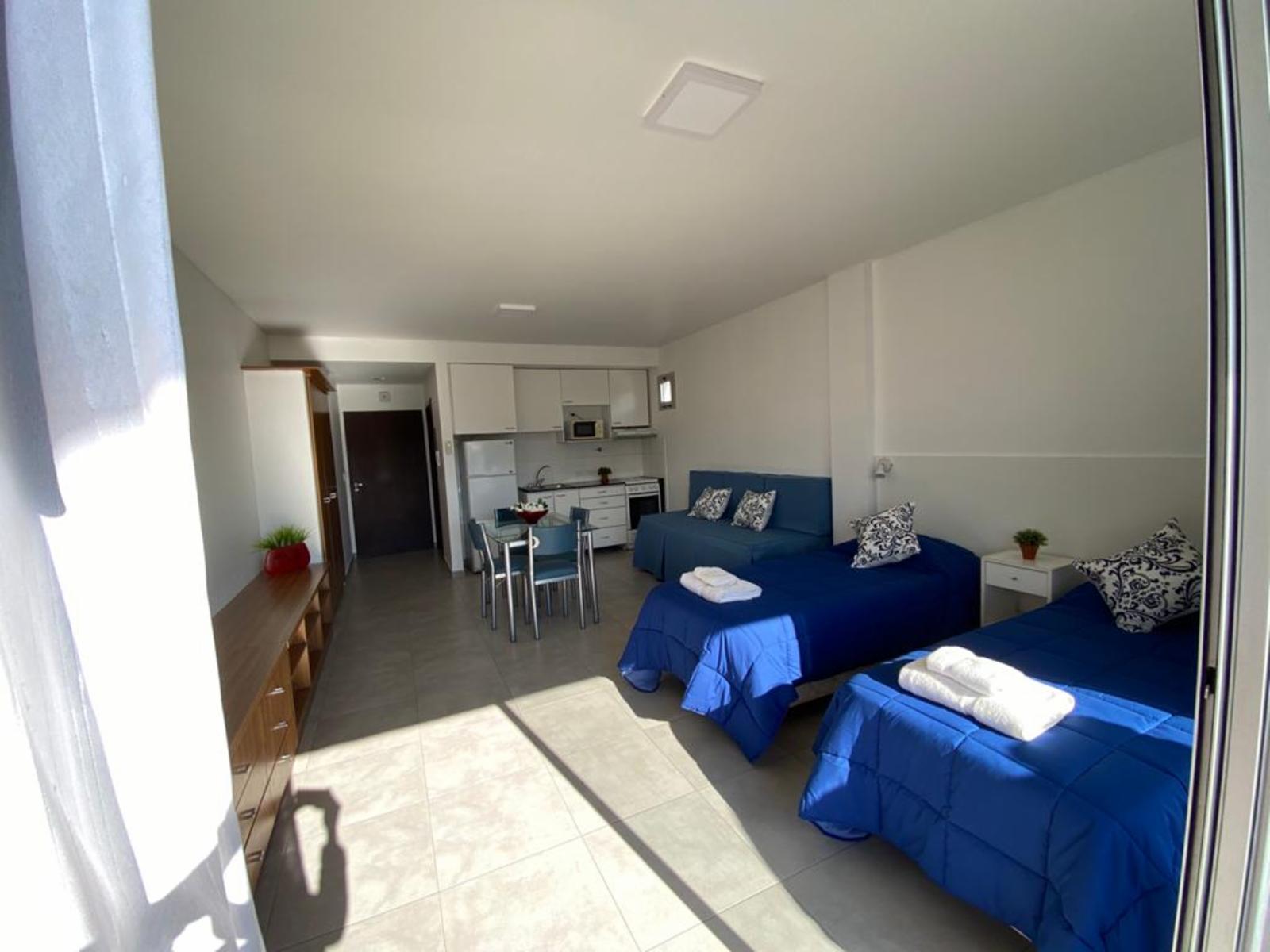 2 Excelentes departamentos monoambientes. Uno al lado del otro. Amplios, modernos y totalmente equipados.