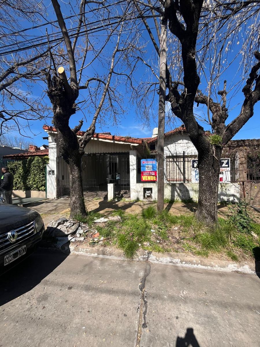 VENTA Casa Muy buena zona PARA RECICLAR — foto 2