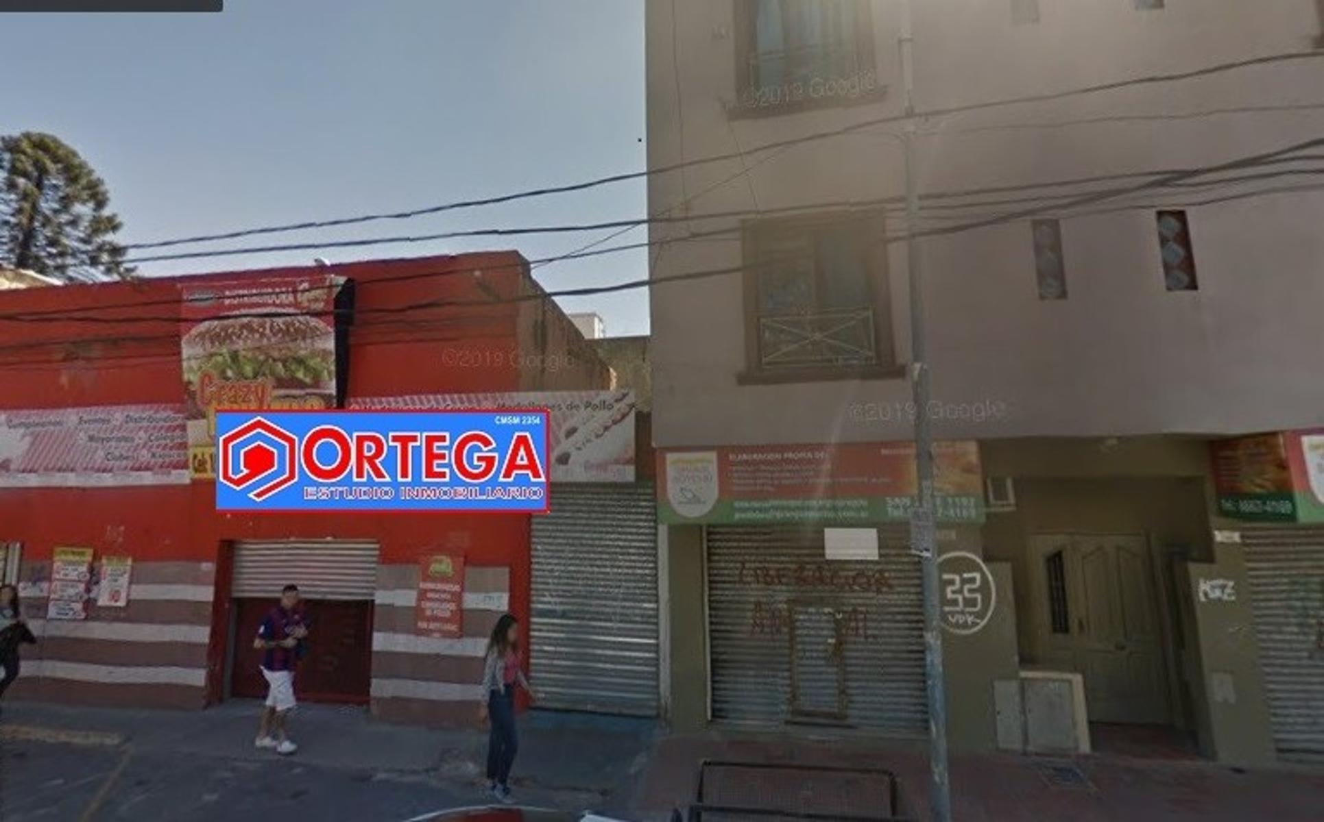 PROPIEDAD CÉNTRICA SOBRE AV PERÓN, ÚNICA ESQUINA EN VENTA — foto 2