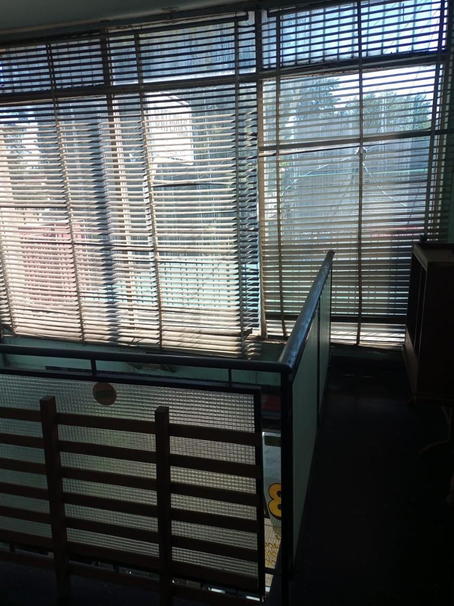 Casa céntrica con locales Ideal Emprendimiento — foto 2