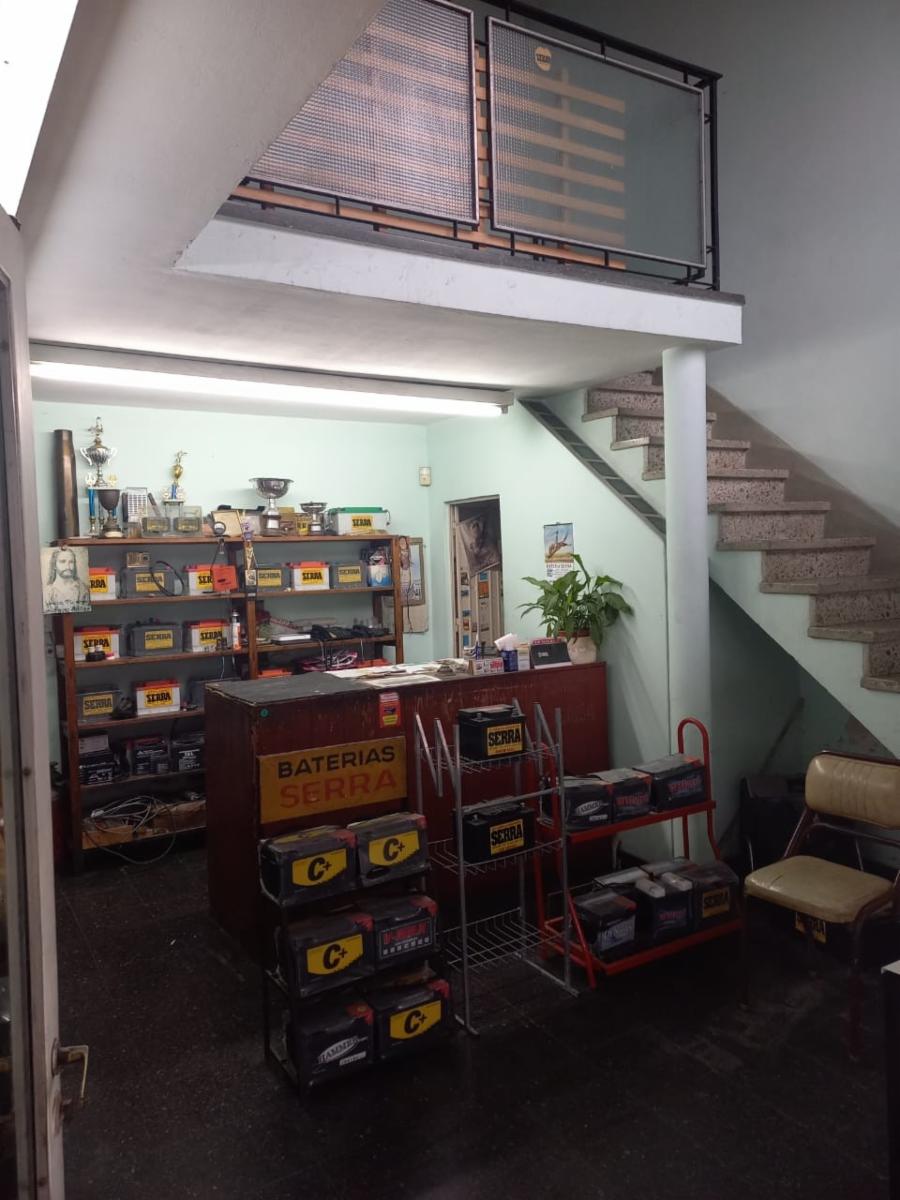 Casa céntrica con locales Ideal Emprendimiento — foto 9