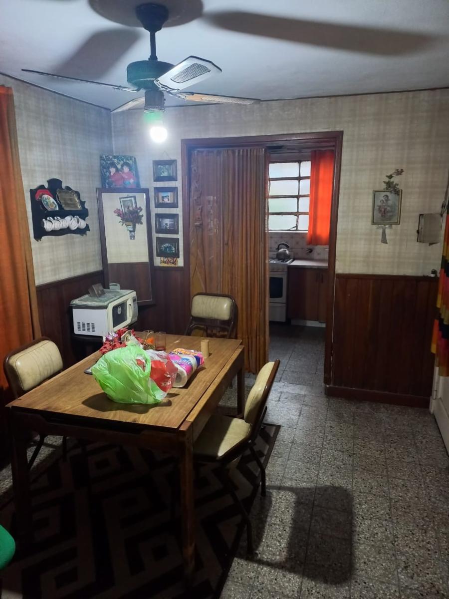 Casa céntrica con locales Ideal Emprendimiento — foto 11