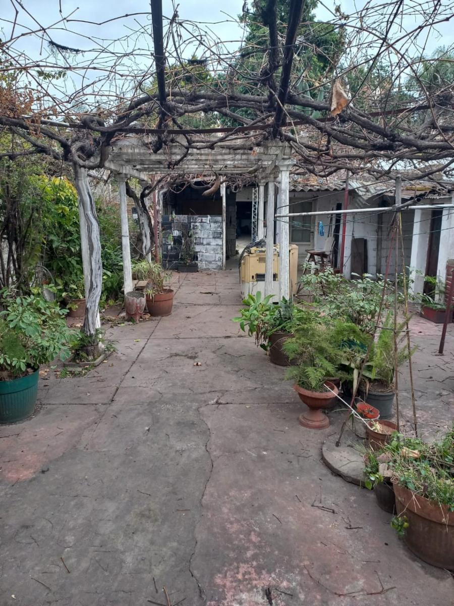 Casa céntrica con locales Ideal Emprendimiento — foto 12