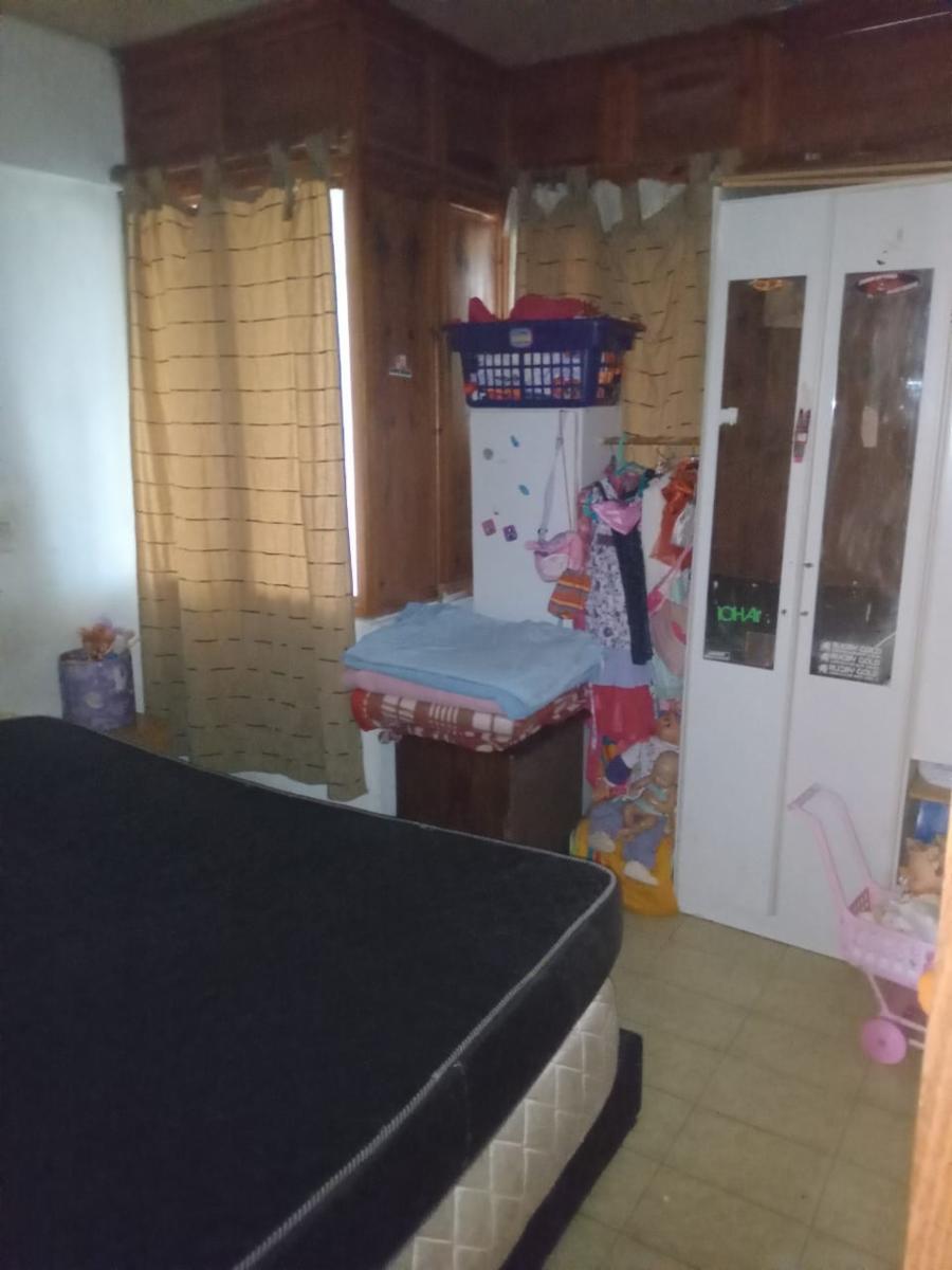 VENTA de propiedad 2 galpones, casa al fondo, mas amplio departamento 4 ambientes con terraza en primer piso - 14