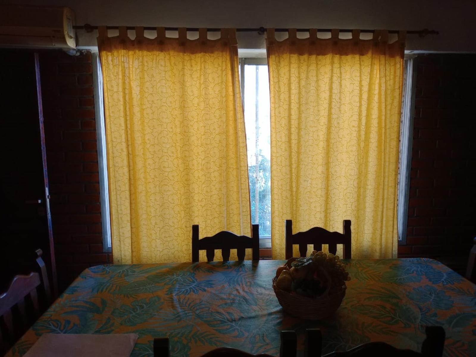 VENTA de propiedad 2 galpones, casa al fondo, mas amplio departamento 4 ambientes con terraza en primer piso - 18
