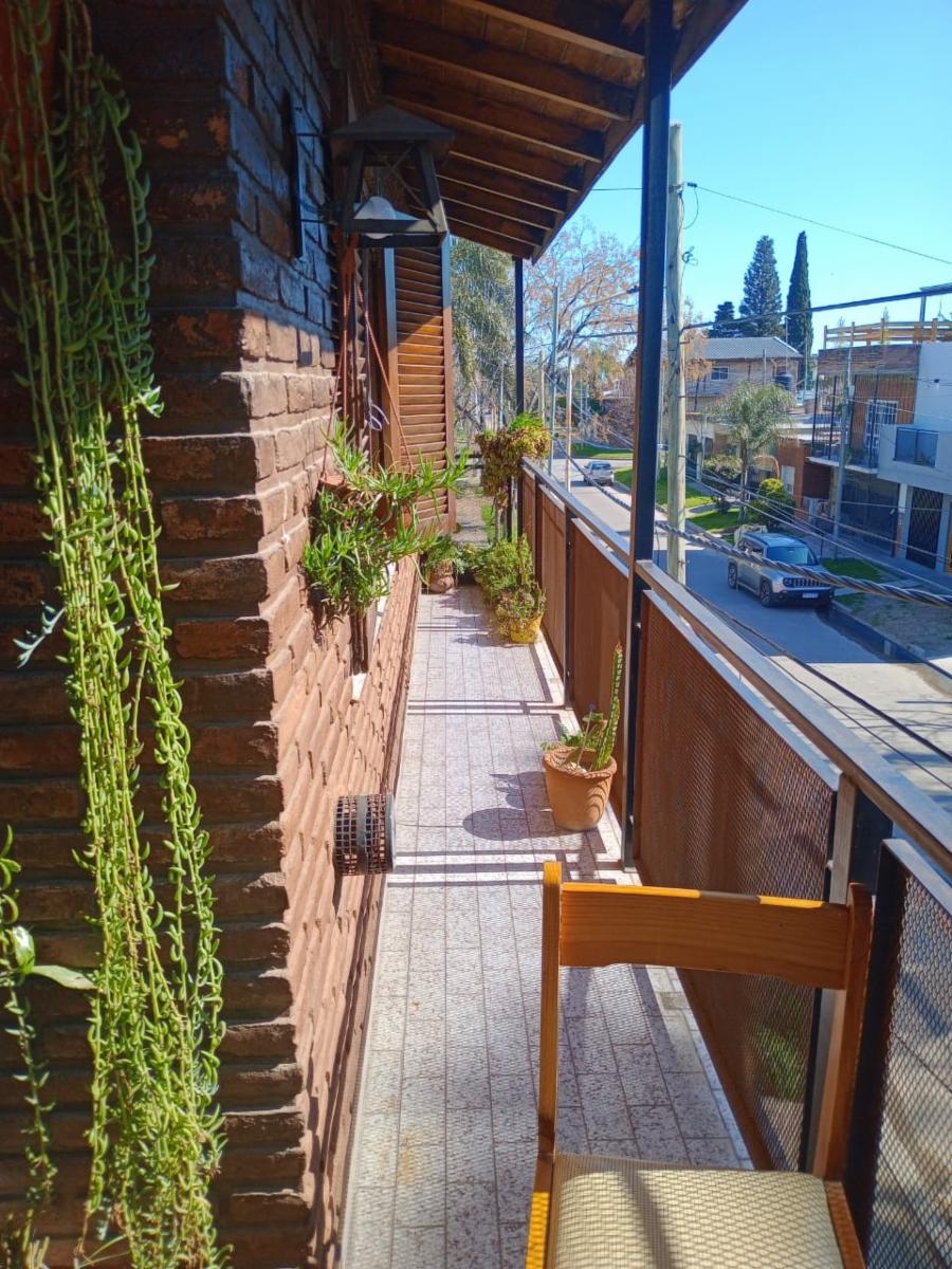 VENTA de propiedad 2 galpones, casa al fondo, mas amplio departamento 4 ambientes con terraza en primer piso - 29
