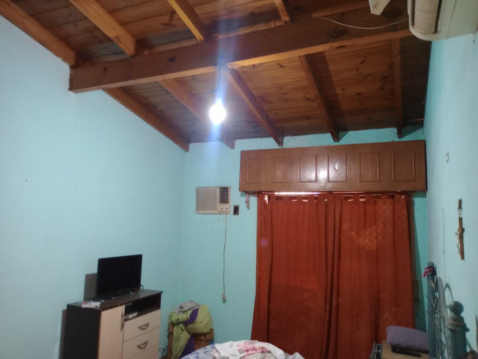VENTA VENTA MUY BUENA ZONA Casa sobre amplio lote a metros de estación — foto 4