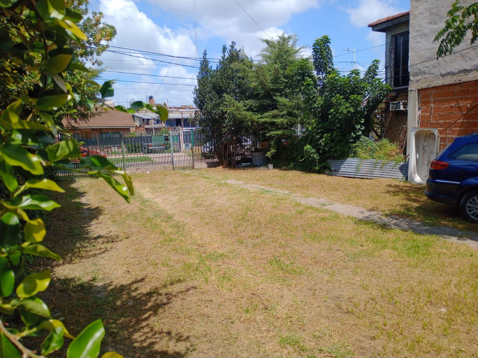 VENTA VENTA MUY BUENA ZONA Casa sobre amplio lote a metros de estación — foto 5
