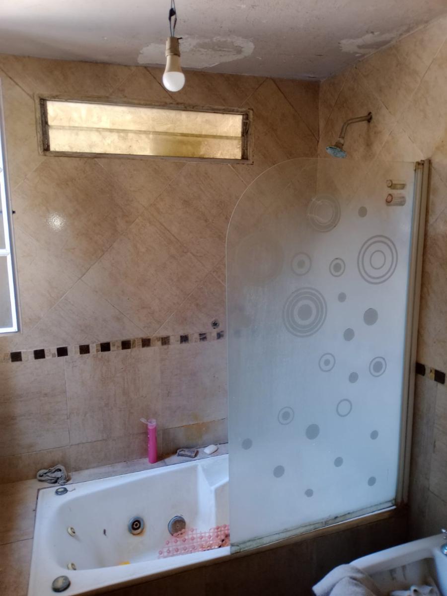 VENTA VENTA MUY BUENA ZONA Casa sobre amplio lote a metros de estación — foto 13
