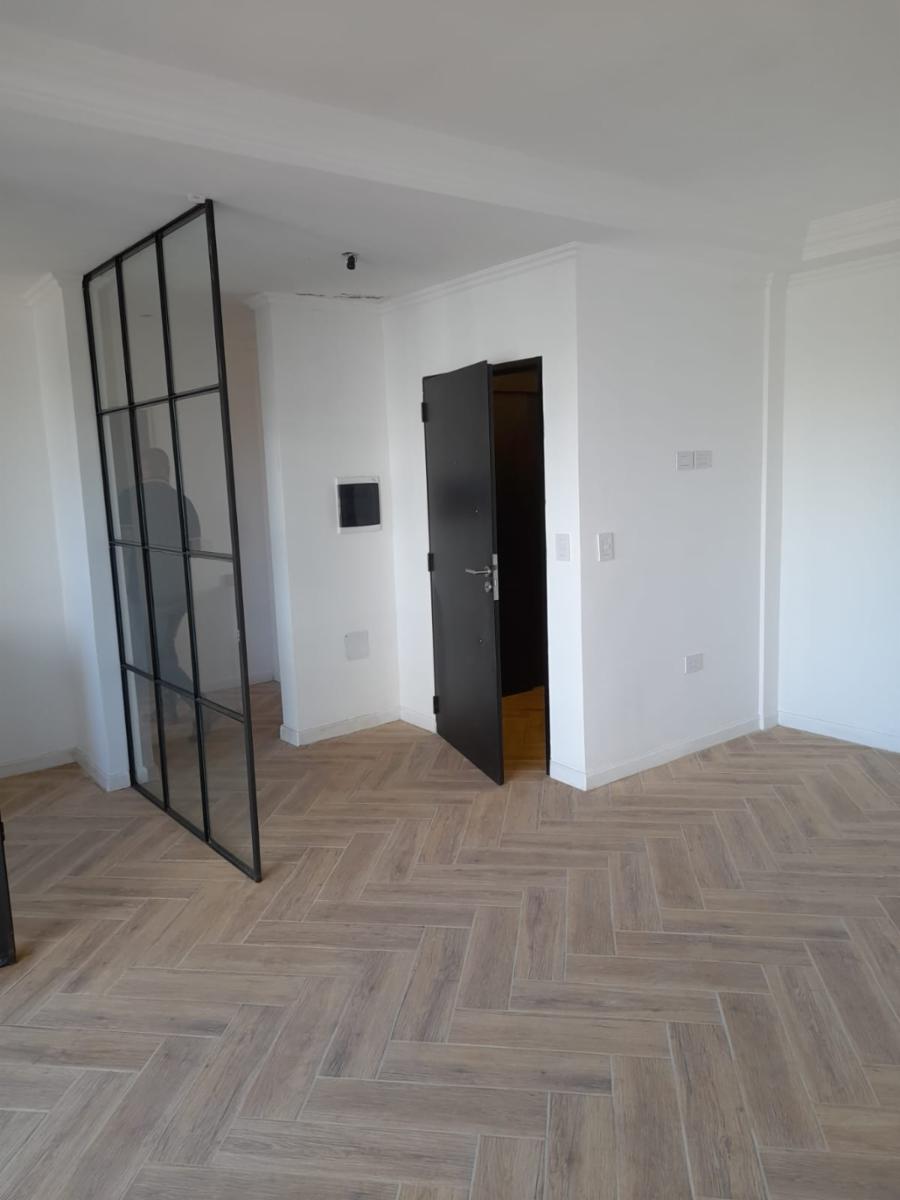 Venta DOS AMBIENTES con balcón Edificio de Categoría — foto 3