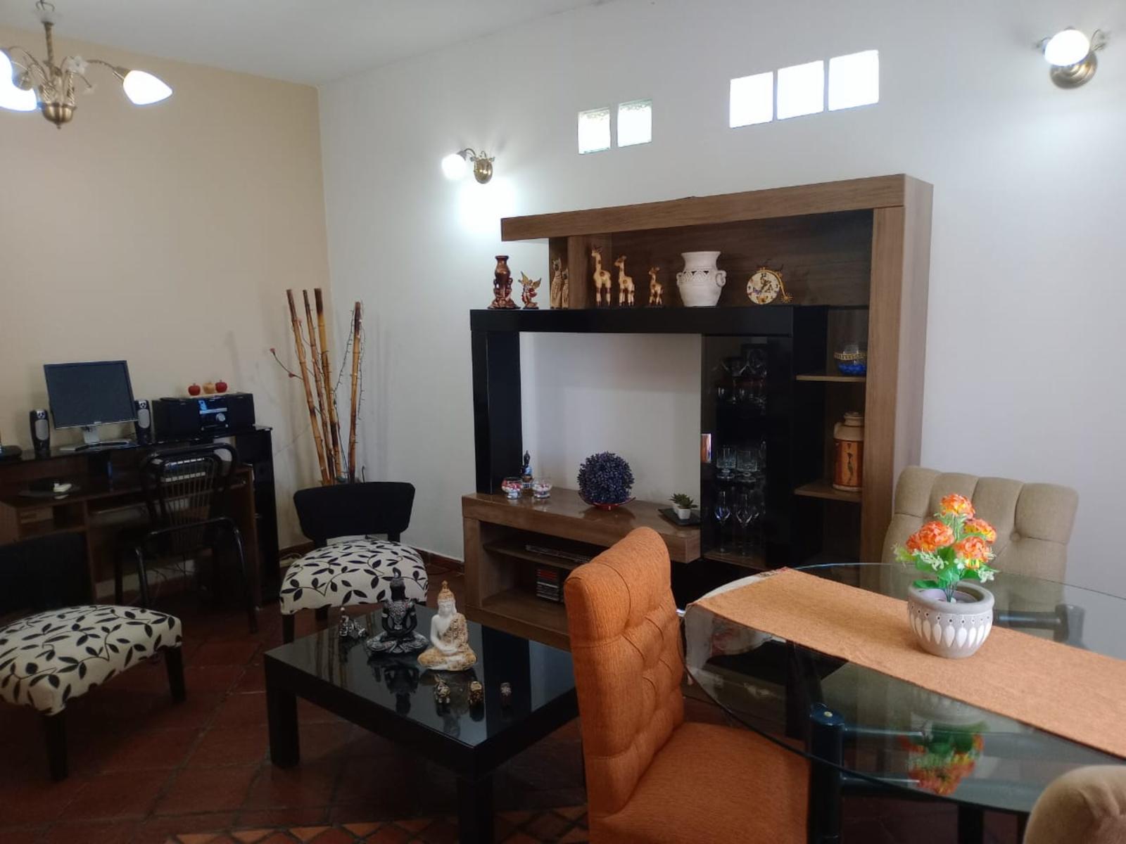 Hermoso chalet sobre Blasco Ibañez, con acceso inmediato a Av Balbín y San Miguel — foto 4