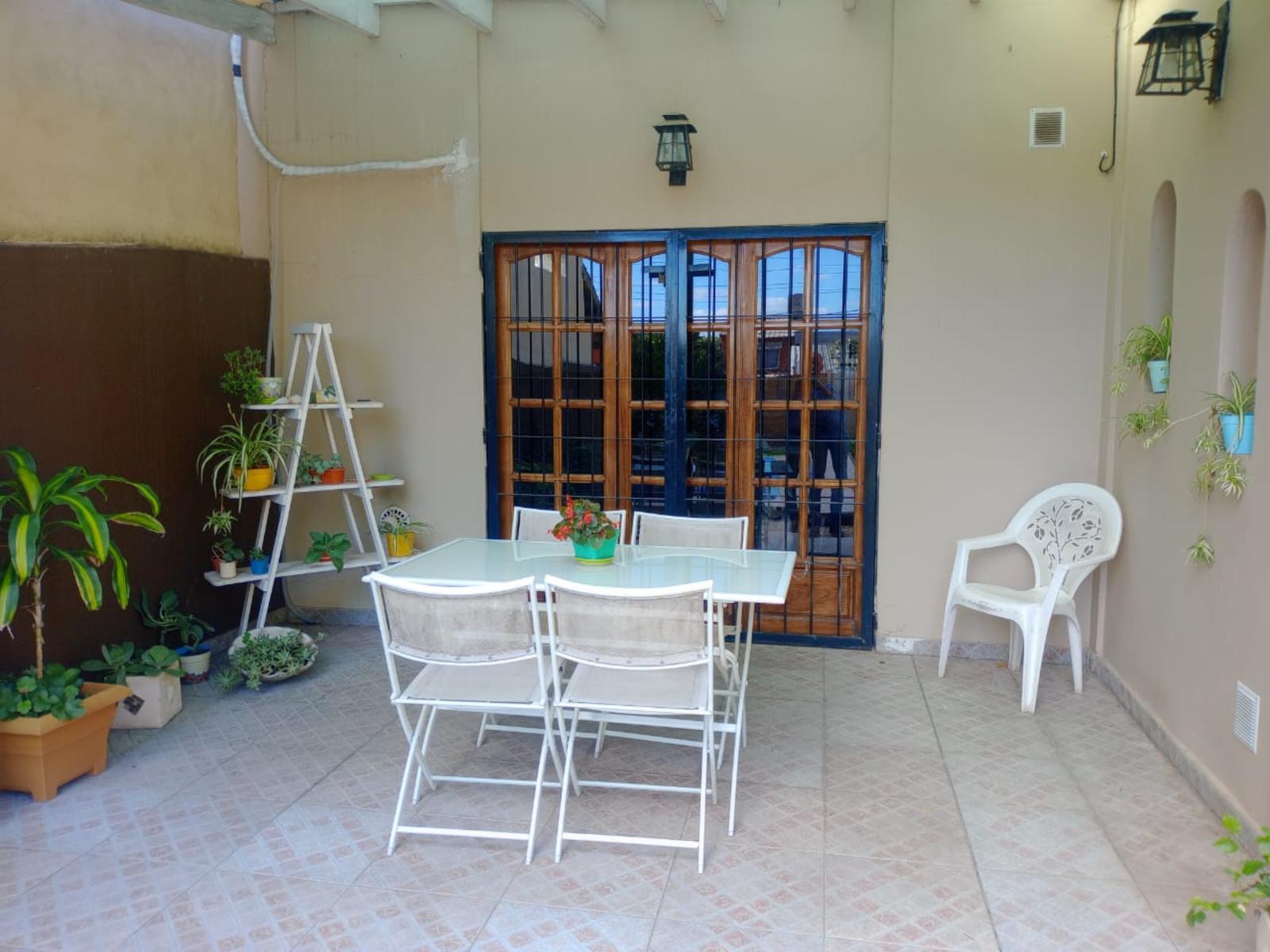 Hermoso chalet sobre Blasco Ibañez, con acceso inmediato a Av Balbín y San Miguel — foto 9