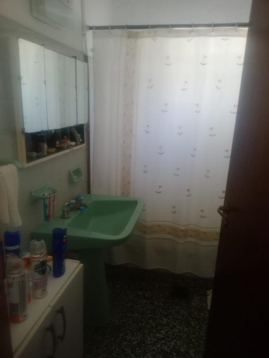 Propiedad céntrica, ideal emprendimiento PERMUTARÍA menor valor y diferencia — foto 4
