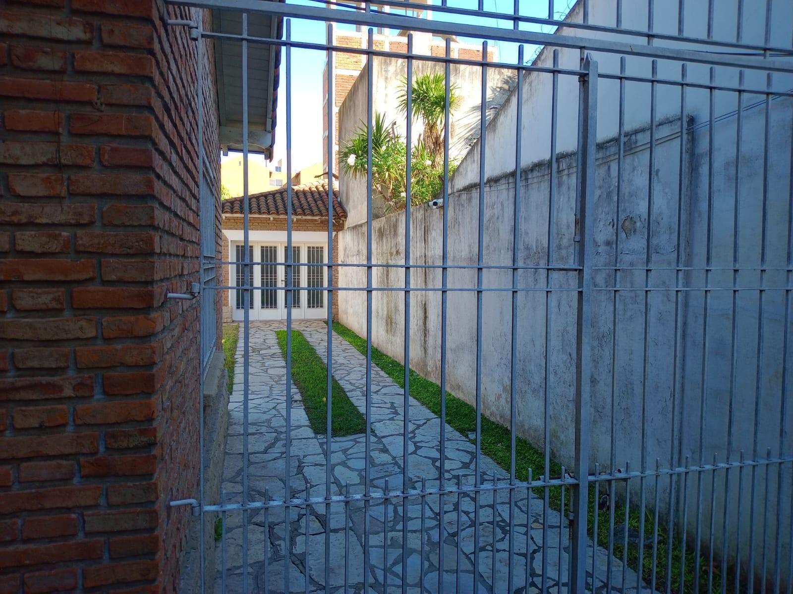 Propiedad céntrica, ideal emprendimiento PERMUTARÍA menor valor y diferencia — foto 6