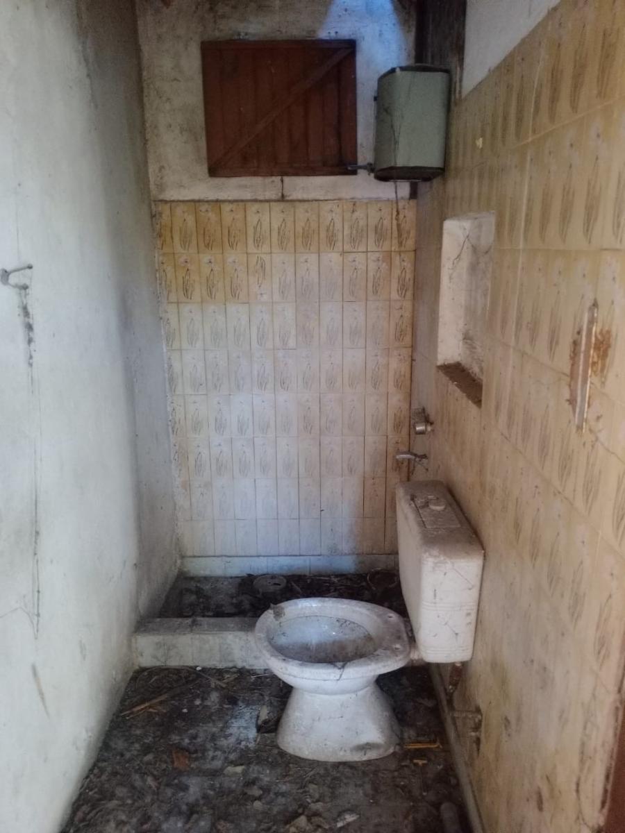 VENTA de propiedad para reciclar CASA al frente y al FONDO