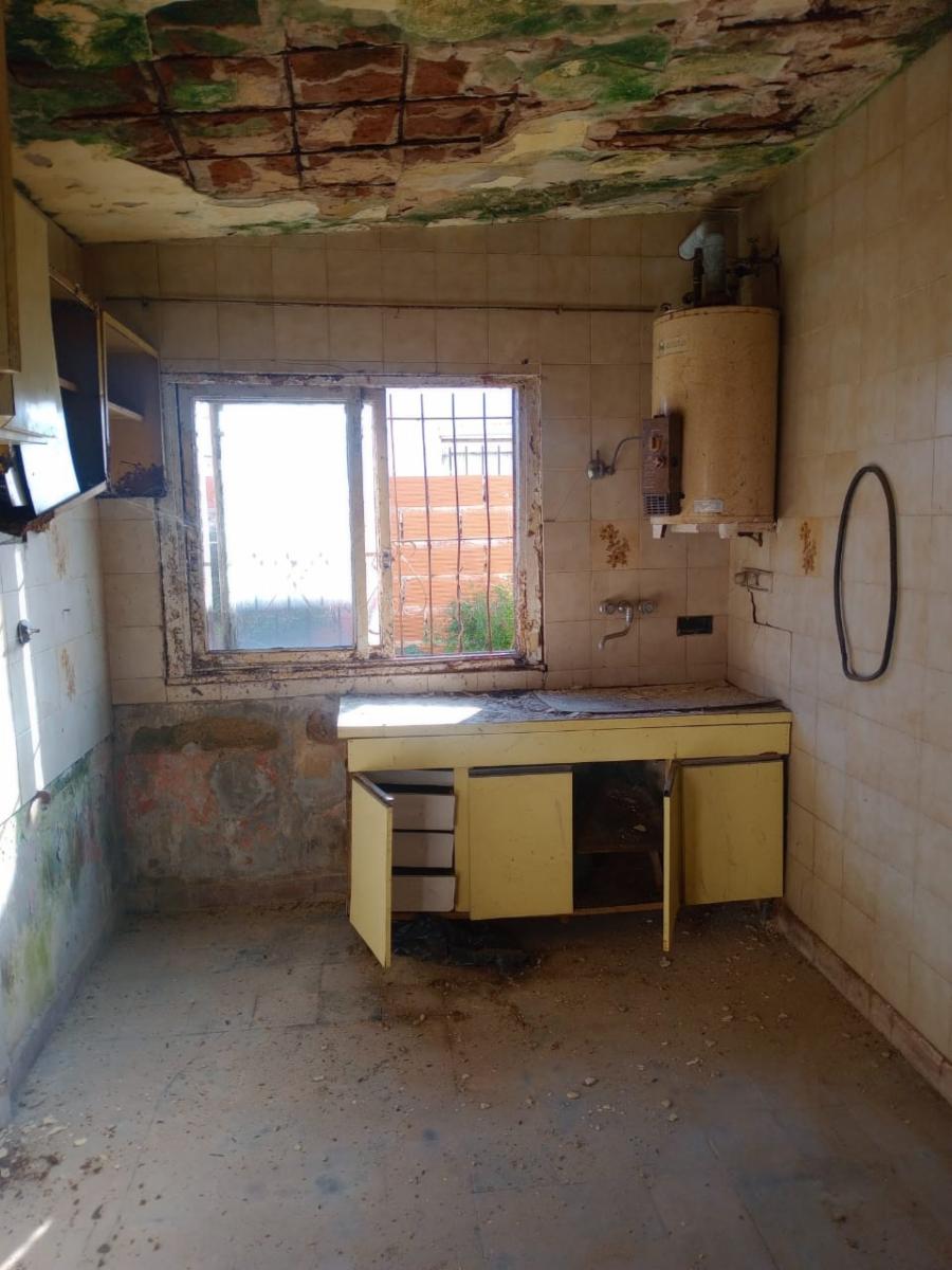 VENTA de propiedad para reciclar CASA al frente y al FONDO — foto 3