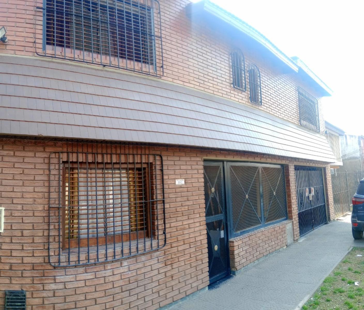 VENTA HERMOSA CASA Impecable estado con CUATRO DORMITORIOS — foto 4