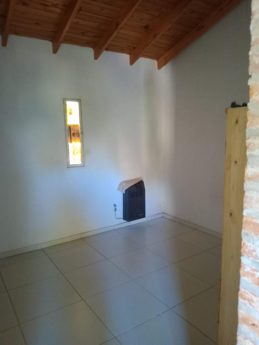 Casa en esquina con pileta, 2 dormitorios Muy buen estado — foto 6