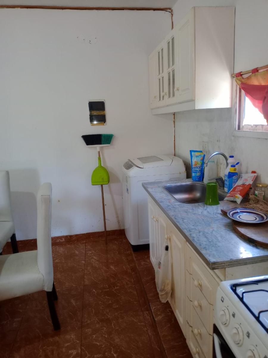 Casa en esquina con pileta, 2 dormitorios Muy buen estado — foto 8