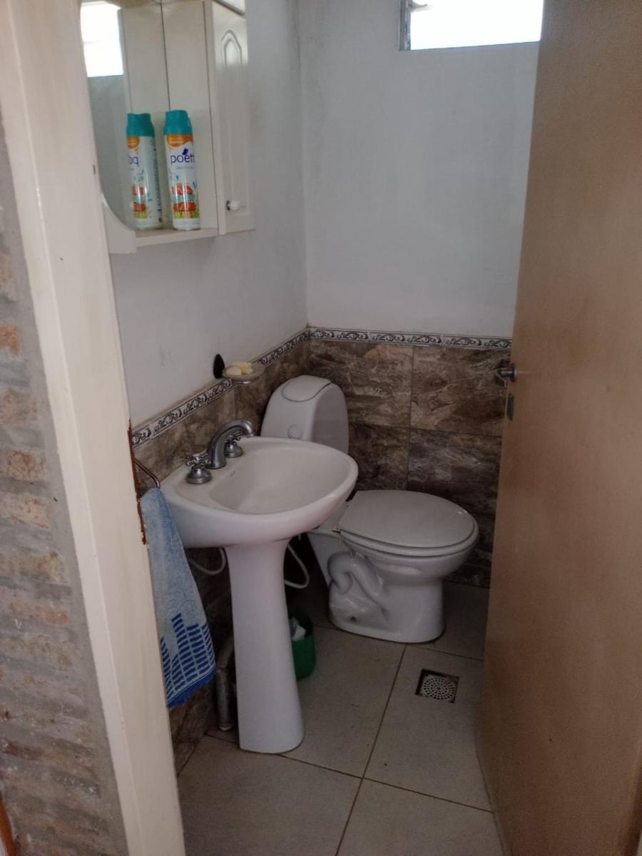 Casa en esquina con pileta, 2 dormitorios Muy buen estado — foto 14