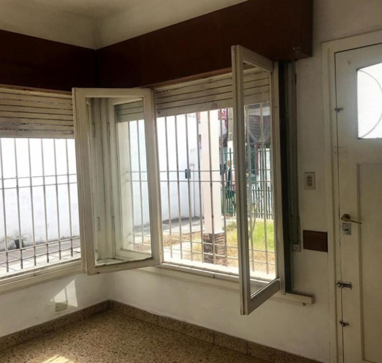 VENTA casa sobre Av Perón GRAN UBICACIÓN — foto 4