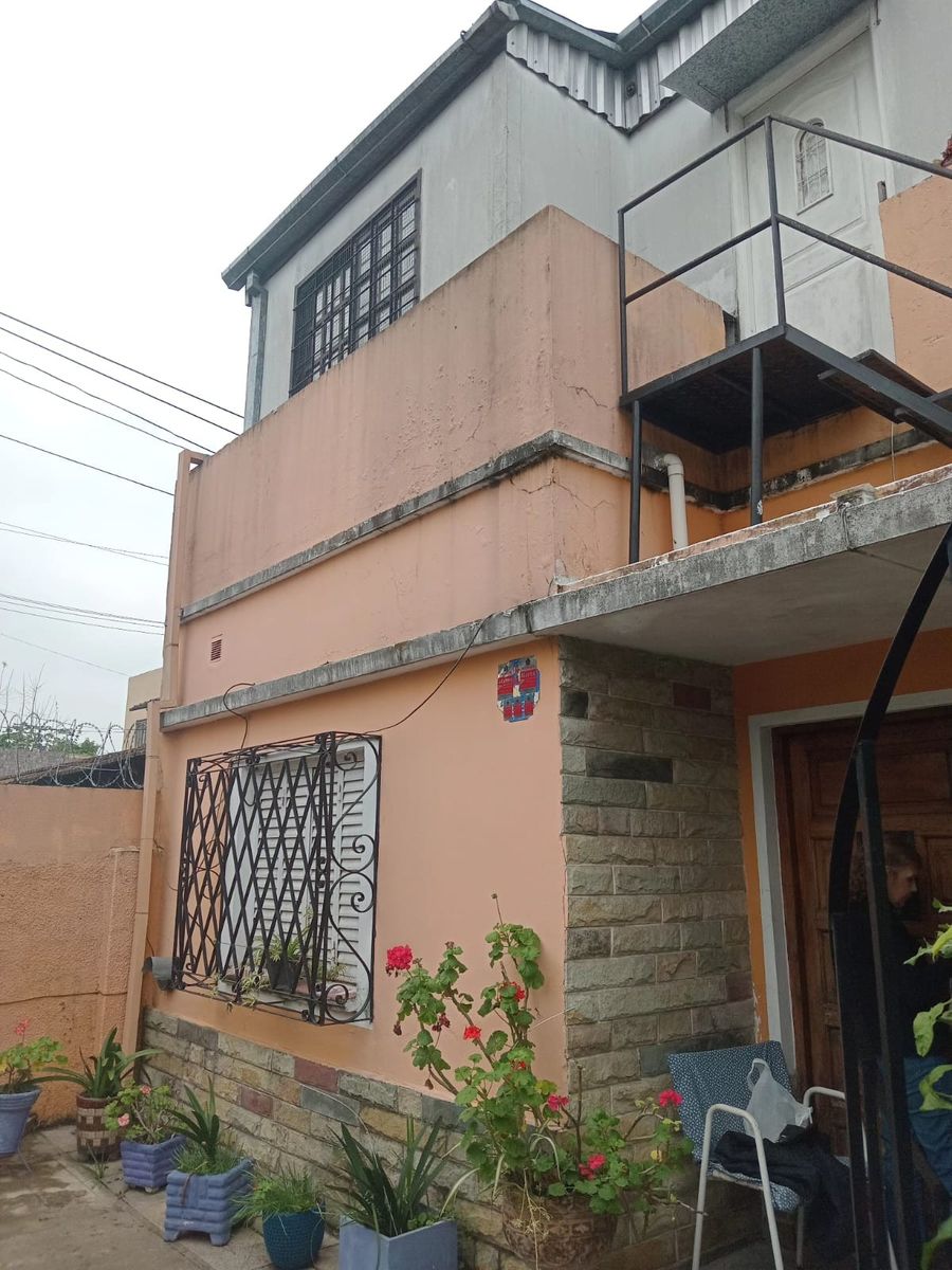 VENTA casa mas departamento sobre amplio lote ESCUCHA OFERTA