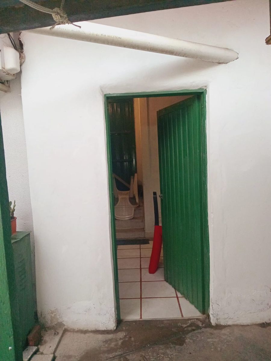 VENTA casa mas departamento sobre amplio lote ESCUCHA OFERTA — foto 8