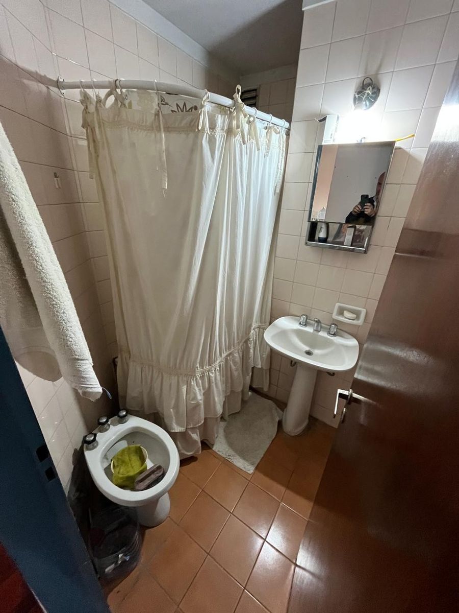 2 AMBIENTES CON COCINA SEPARADA Y BALCÓN — foto 2