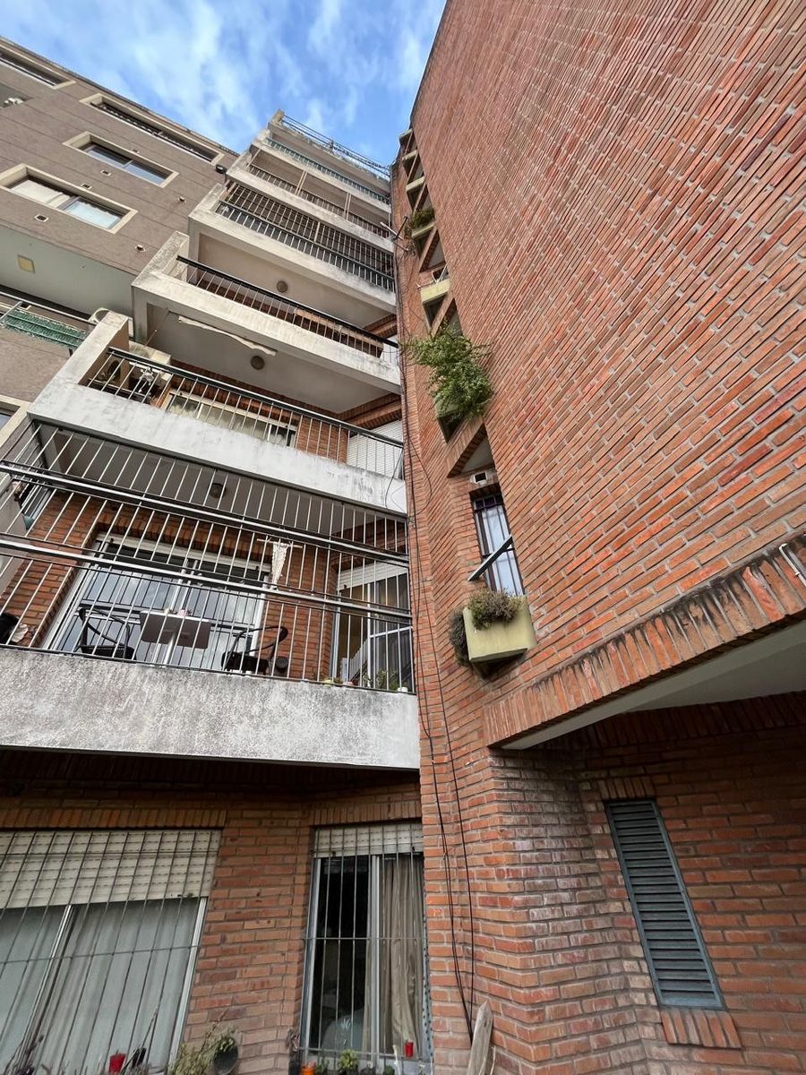2 AMBIENTES CON COCINA SEPARADA Y BALCÓN — foto 6
