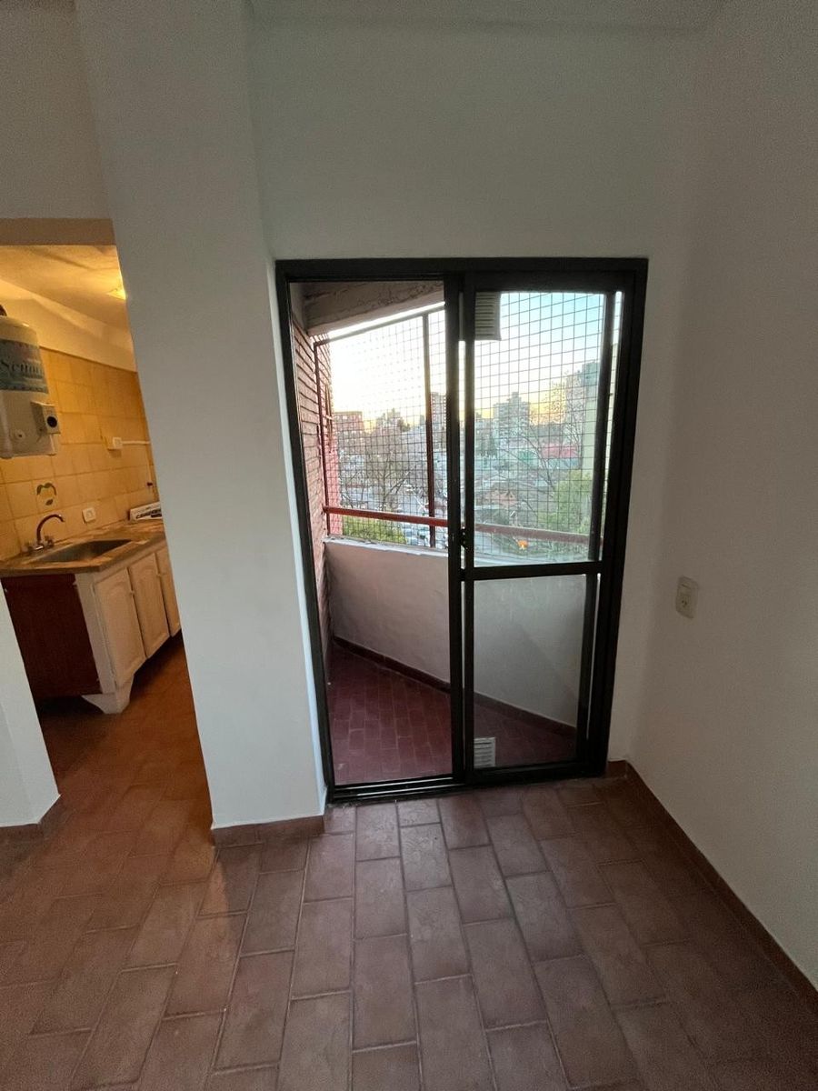 VENTA Muy lindo 3 ambientes con cocina separada — foto 10